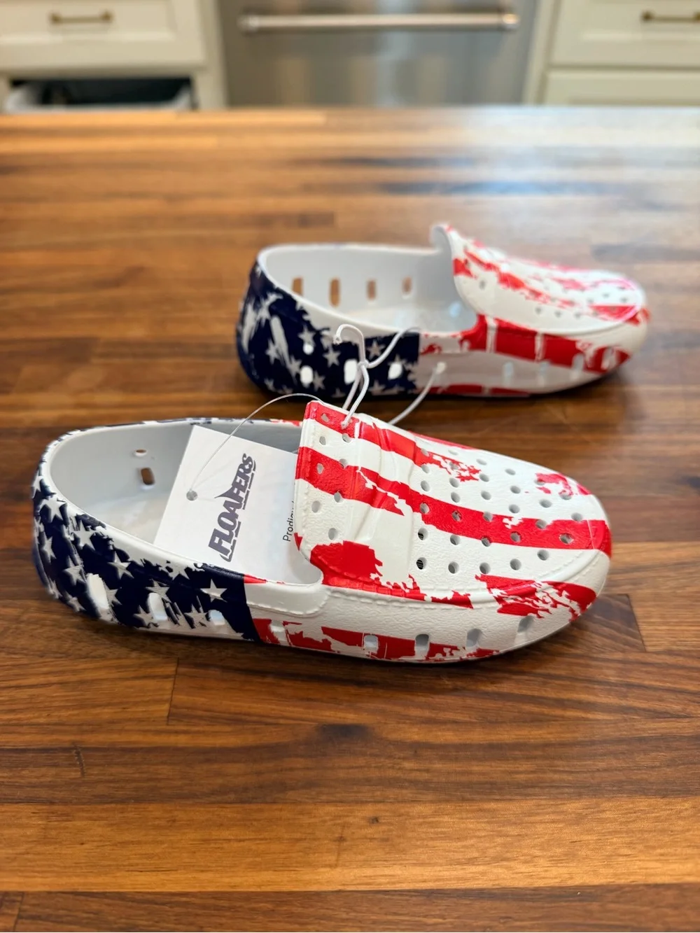 NWT - Floafers Prodigy Kids in American Posh Print - Red White Blue - Size 9
